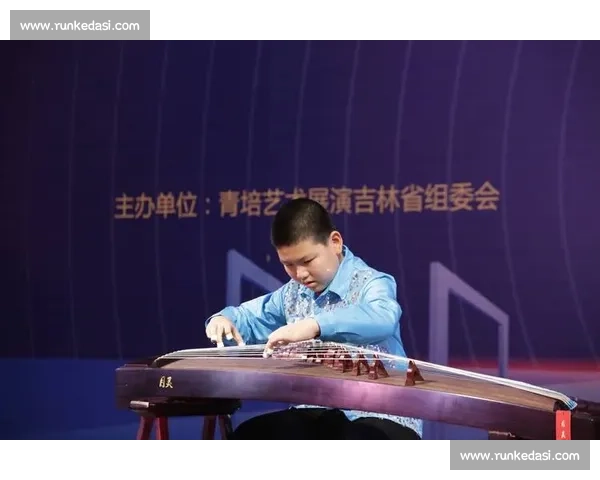 古筝比赛服装设计与选择的艺术探讨与文化传承